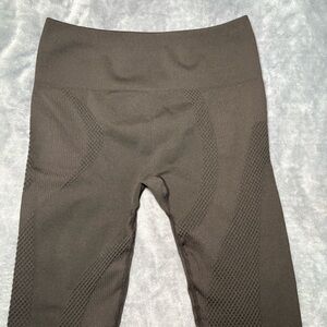 FABLETICS SEAMLESS HIGH WAISTED 7/8 LEGGINGS